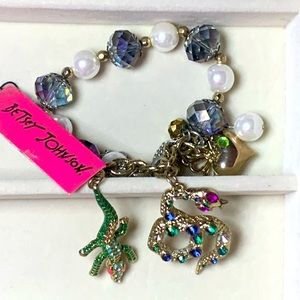 NWT Vintage BETSEY JOHNSON Stretch Multi-Charm Bracelet Feat. Snake & Crocodile